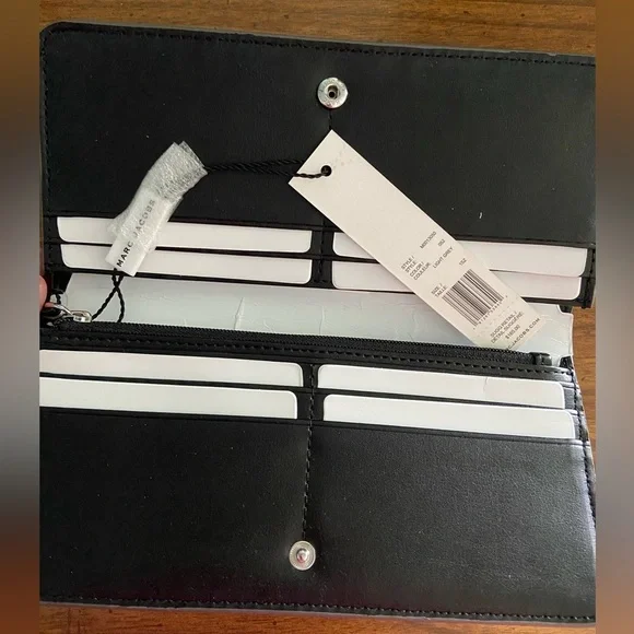 NWT MARC JACOBS LIGHT GREY GENUINE Leather Bifold Wallet Purse MSPR $165 Read - Picture 6 of 14